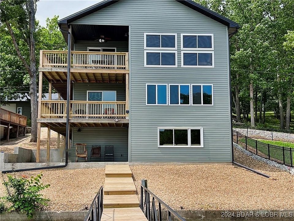 1st image of 747 Applewood Dr