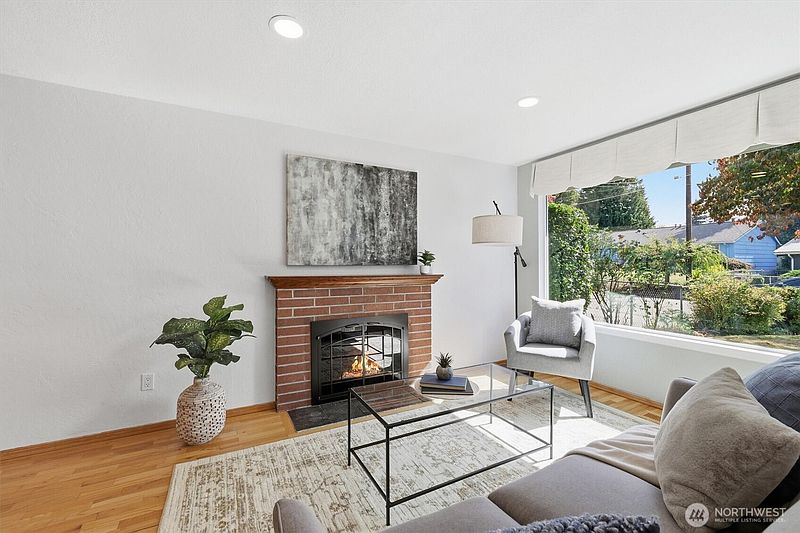 4th image of 4222 SE 3rd Street