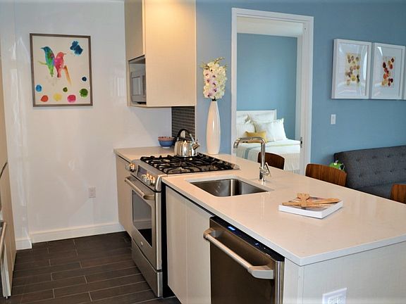 3rd image of 309 Gold St APT 24G