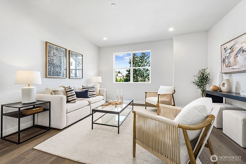 3rd image of 749 7th Avenue NW