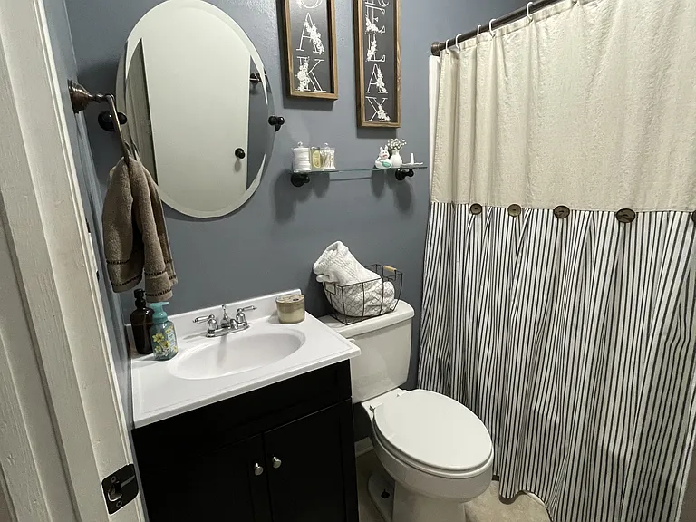 521 E Trevor St — Photo 9