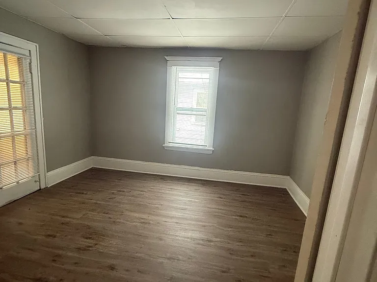 2742 Thomas Ave N — Photo 4
