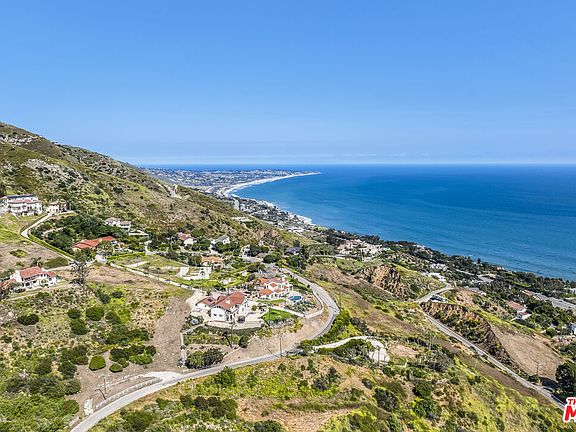 4th image of 4421 Avenida De La Encinal
