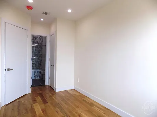 Rented by Blue Egg Realty Corp | media 7