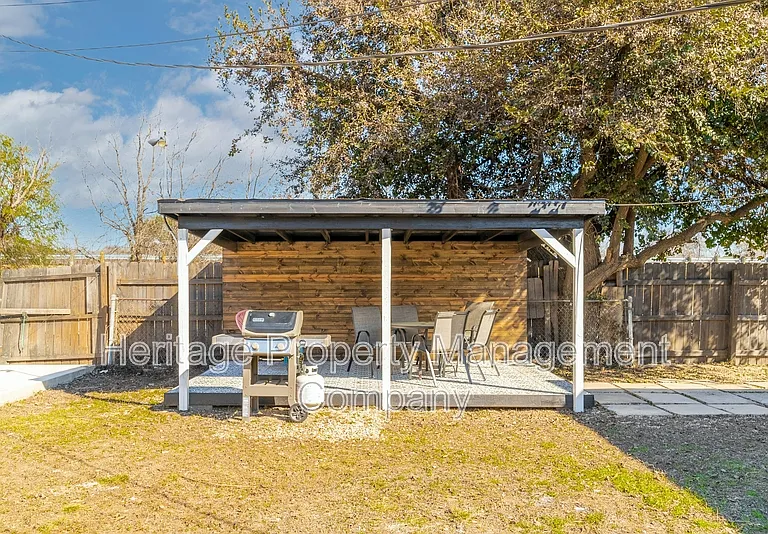 475 E French Pl — Photo 23