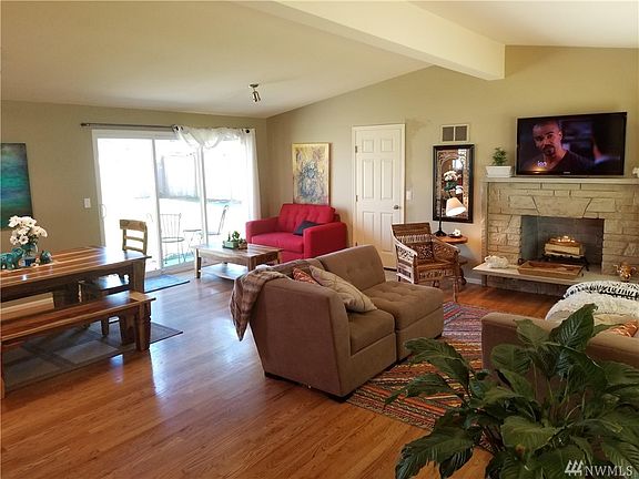 3rd image of 2636 153rd Ave SE