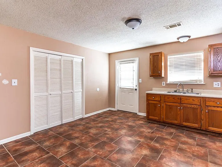 303 SE Gibson St #303 — Photo 7