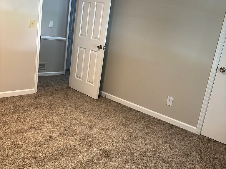 1460 Marthas Ct — Photo 12
