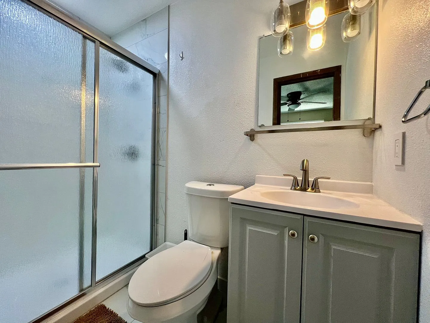 Beautifully updated 2-bedroom, 2-bathroom condo in Winter Park — Photo 4