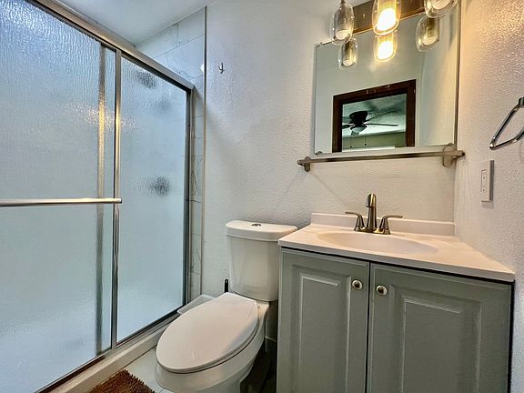 4th image of 225 Hi Country Dr #13-1718
