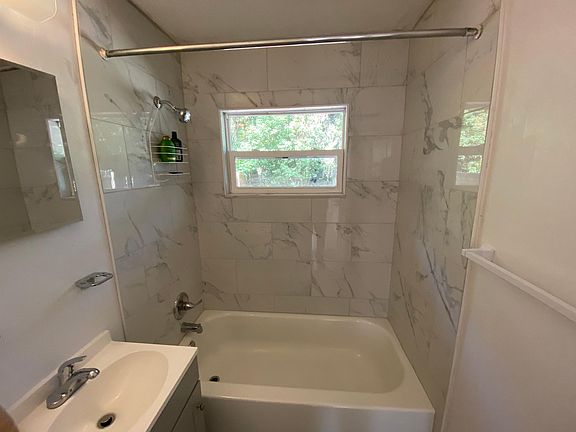 2nd image of 552 NE 2nd Ave #552