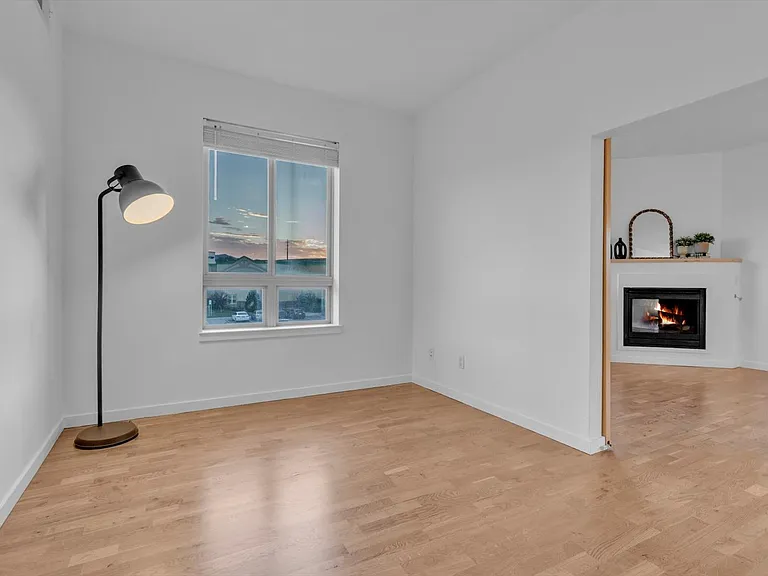 1053 W Century Dr #310 — Photo 25