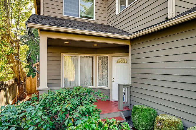 Front Porch/Entry