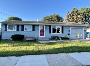 747 W 19th Ave, Oshkosh, WI 54902