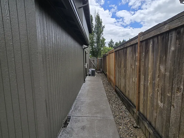 4946 Holly St — Photo 18