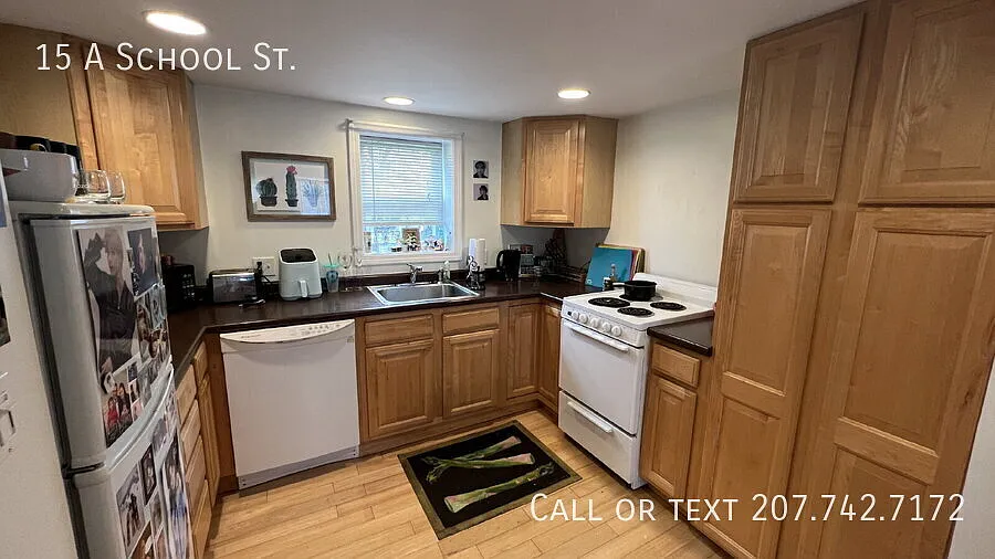 1 Bedroom Downtown Dover w/ Office Space — Photo 1