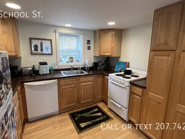 15 School St #A, Dover, NH 03820