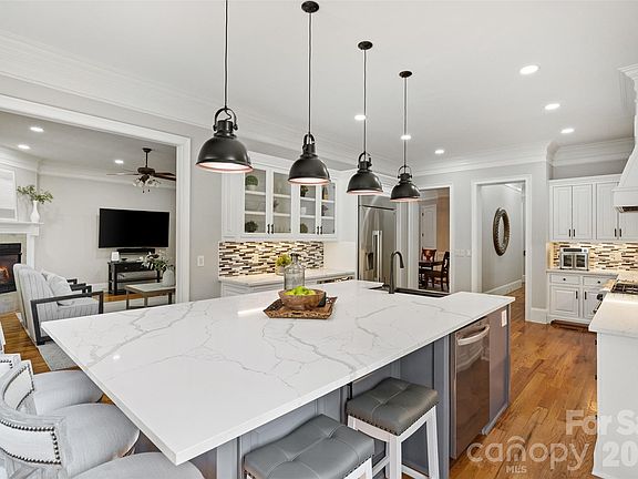 3rd image of 5180 Mill Race Ln