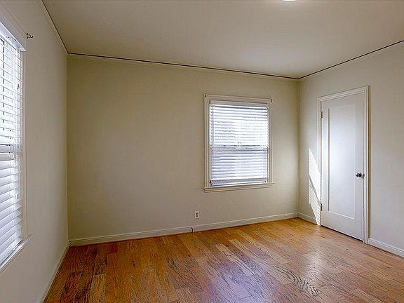 4th image of 11026 N Humboldt St