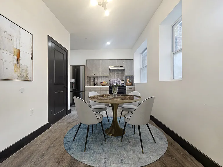 11 Thomas St #ST16 — Photo 1
