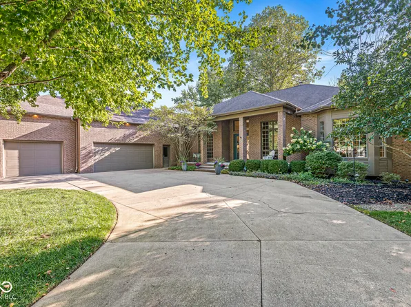 1121 Bayside Ct, Columbus, IN 47201