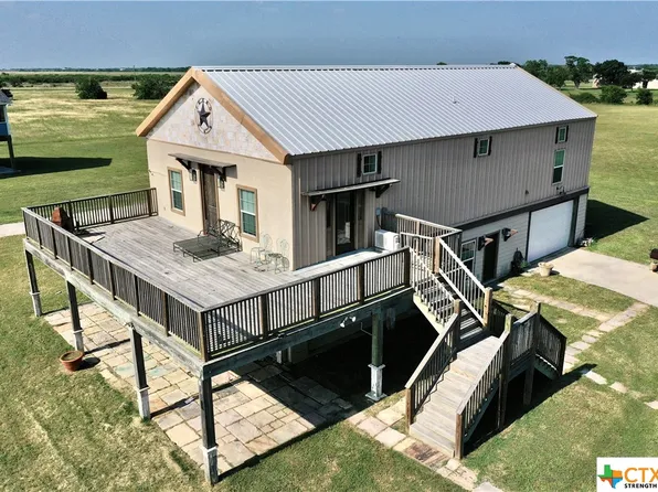 201 Turtle Bay Cv, Palacios, TX 77465