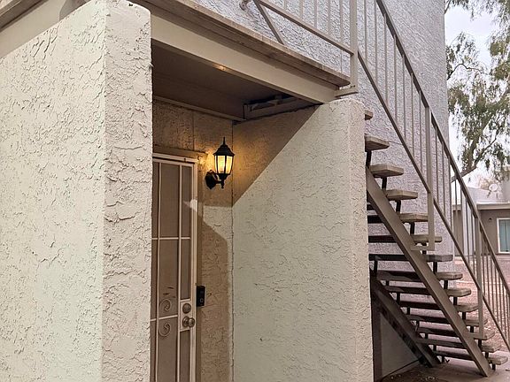 3rd image of 2808 E LE MARCHE Avenue