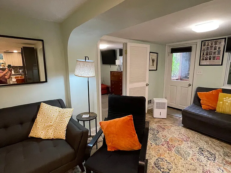 1060 Seaboard Ave NW — Photo 5