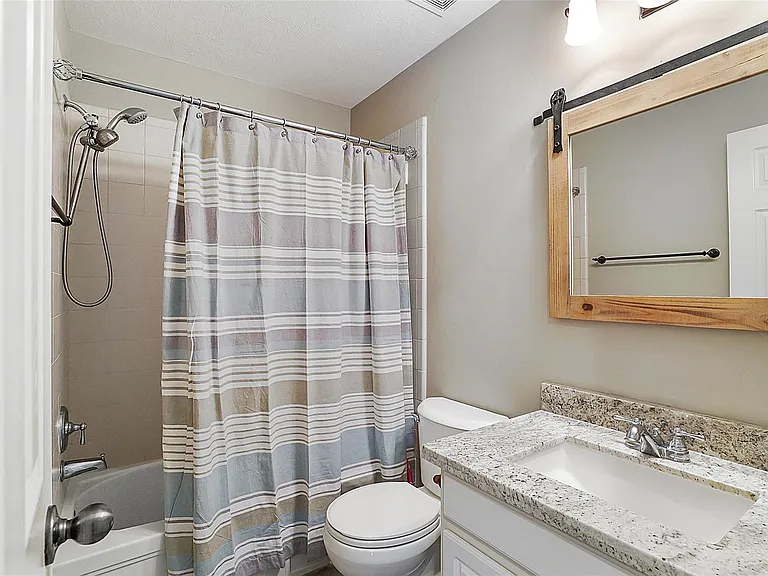 87 N Concord Valley Cir — Photo 43