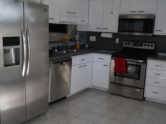 4th image of 1121 Cape Coral Pkwy W