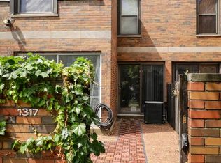 1317 W Westgate Ter, Chicago, IL 60607
