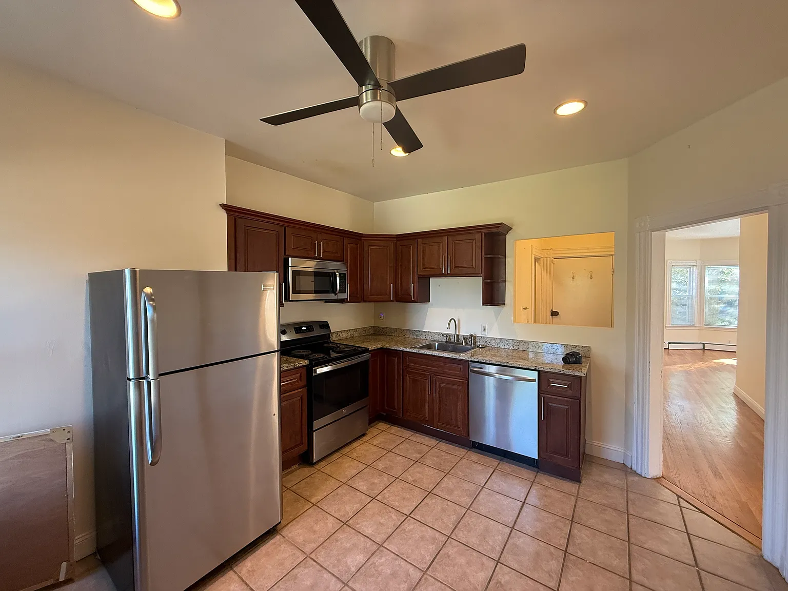 3 bed, $2,600 — Photo 2