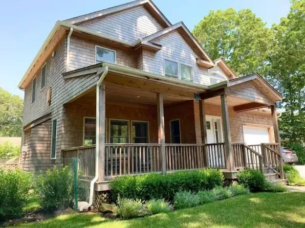 https://photos.zillowstatic.com/fp/49cec09e496971d61ccb53fbb5ab8bc5-p_e.webp