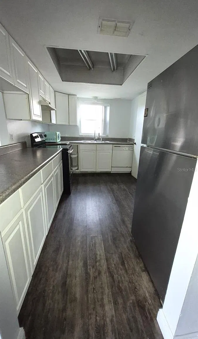 2 bed, 2.0 bath, 905 sqft, $1,550 — Photo 4