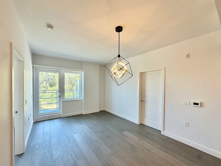 4908 Cambie St #304 — Photo 15