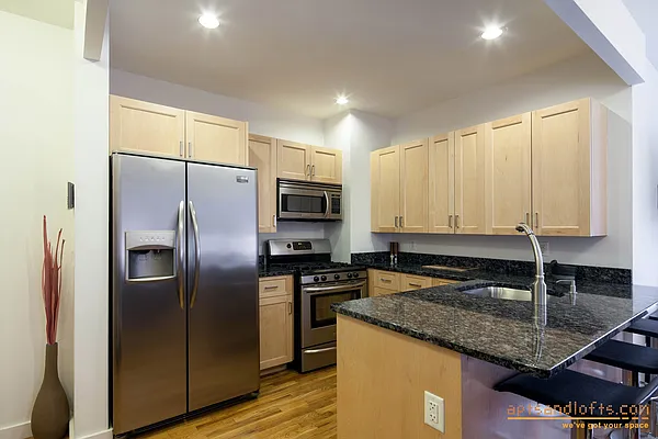 Sold by aptsandlofts.com | media 14