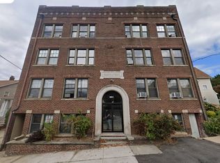 951 Edgewater Ave, Ridgefield, NJ 07657