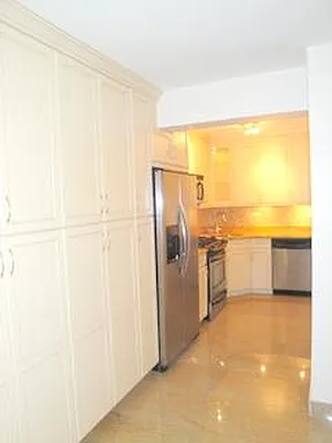 Rented by R New York | media 4