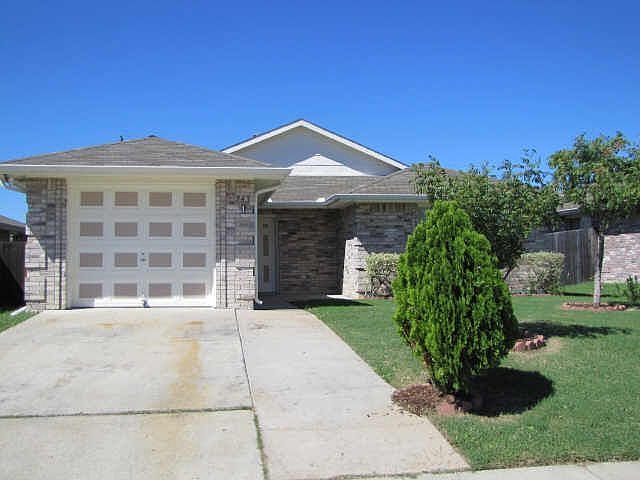 1st image of 943 Algonquin Dr
