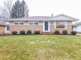 3990 Higley Rd, Rocky River, OH 44116