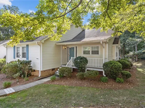 806 Carriage Crossing Ln, Greensboro, NC 27410