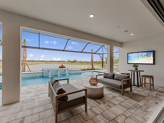 Customize your lanai space