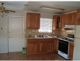 2nd image of 1537 Price St
