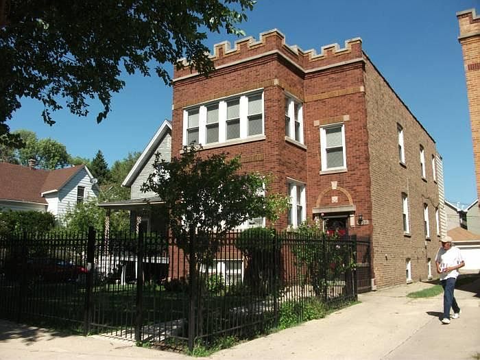 1st image of 4429 N Kenton Ave #1