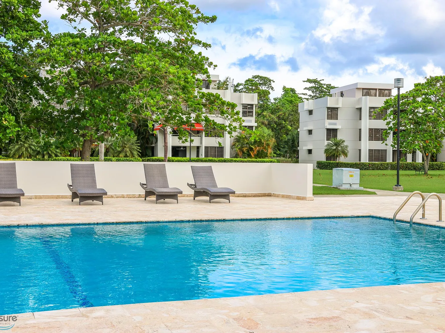 Los Almendros (Condominio) — Photo 4