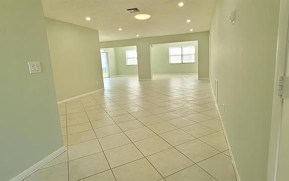 3rd image of 3247 Shadow Wood Dr