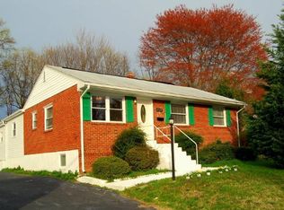 16001 Crest Dr, Woodbridge, VA 22191