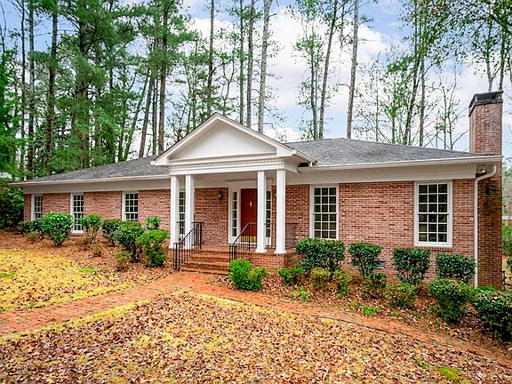 3rd image of 302 Brookwood Ln