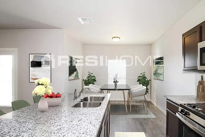 3 bed, 2.0 bath, 1516 sqft, $1,690 — Photo 4