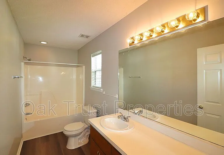 294 Hastings Dr — Photo 8